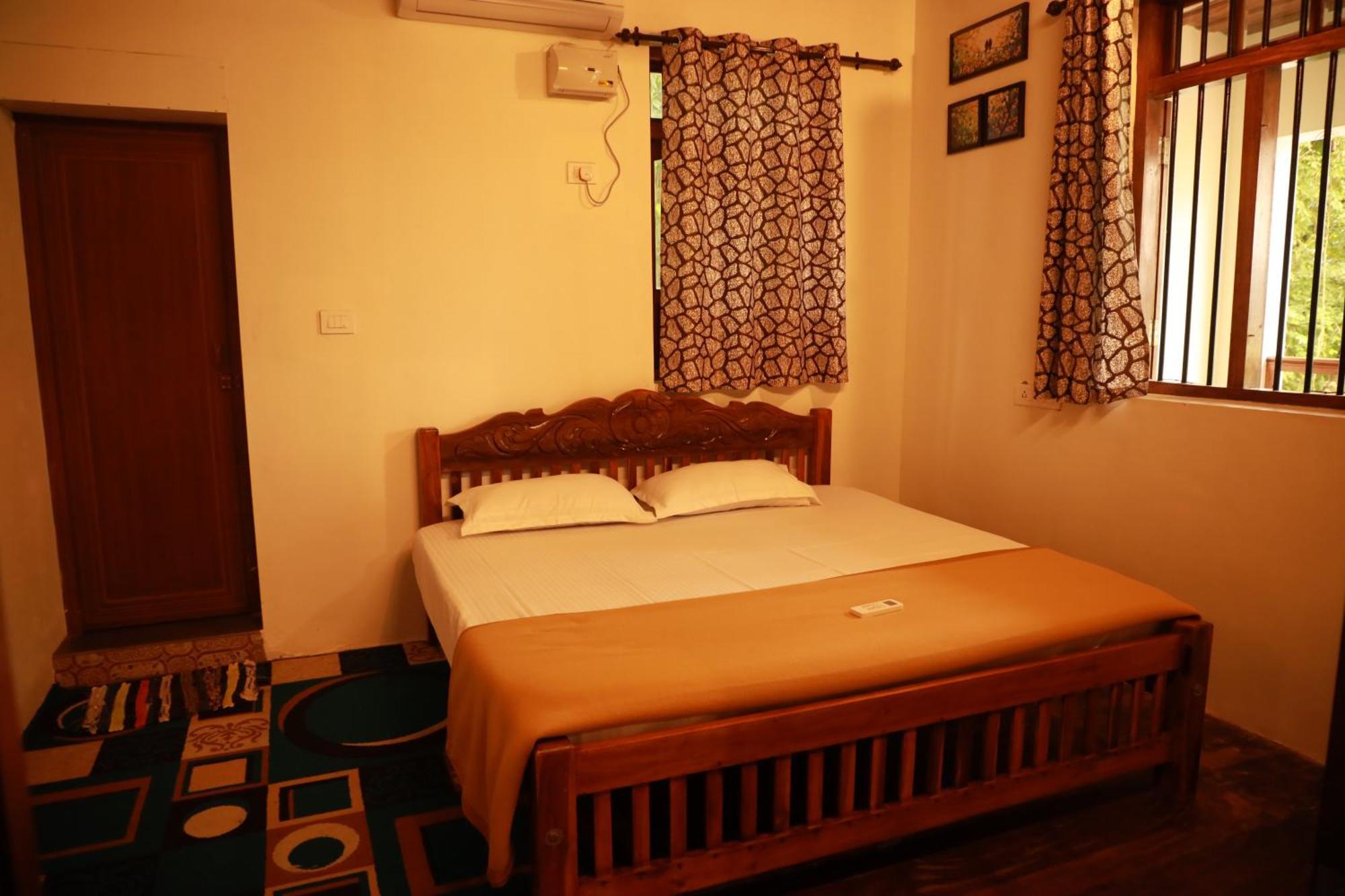 Kovalam Lake View Villa Vellayani Экстерьер фото
