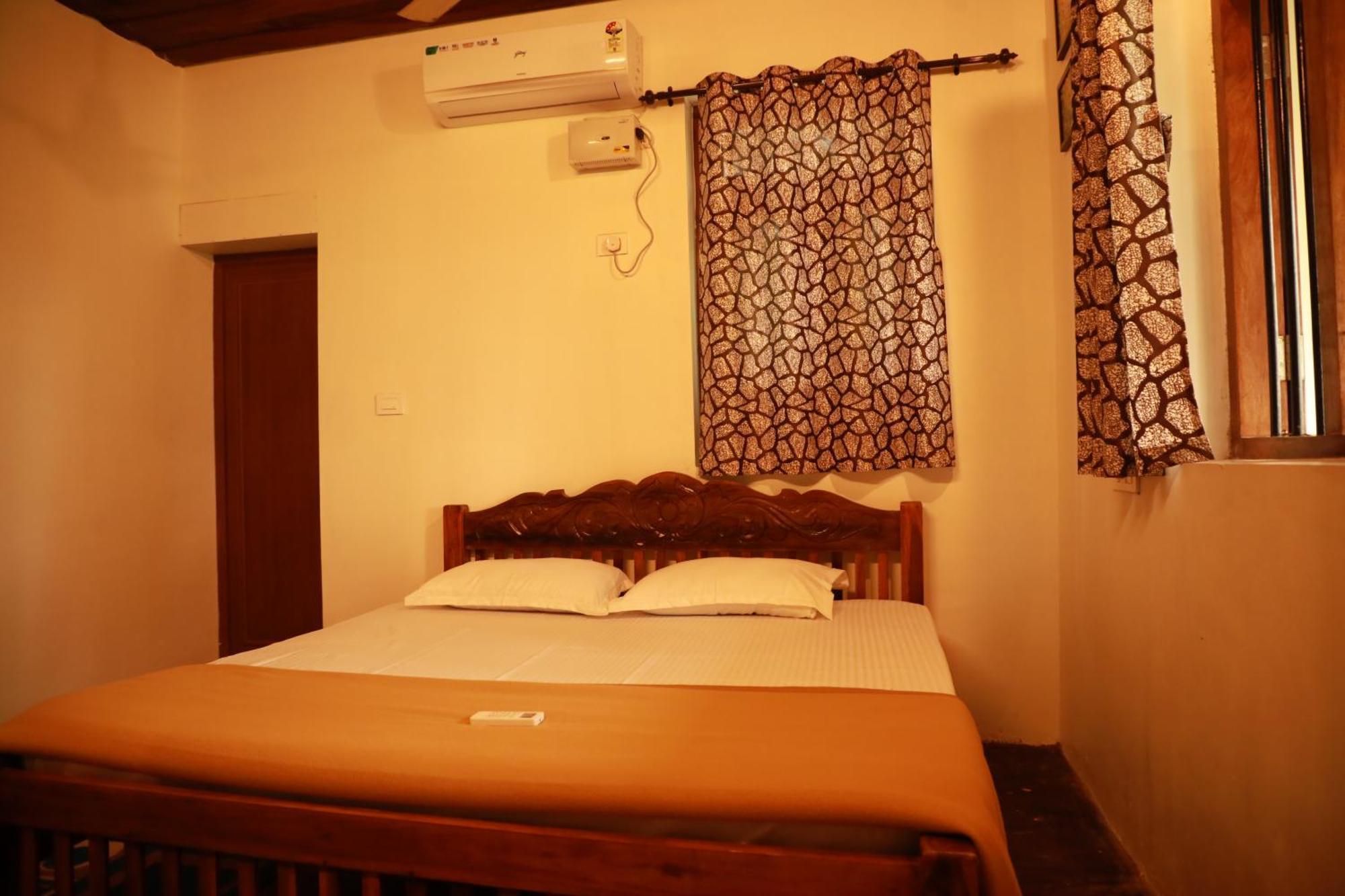 Kovalam Lake View Villa Vellayani Экстерьер фото