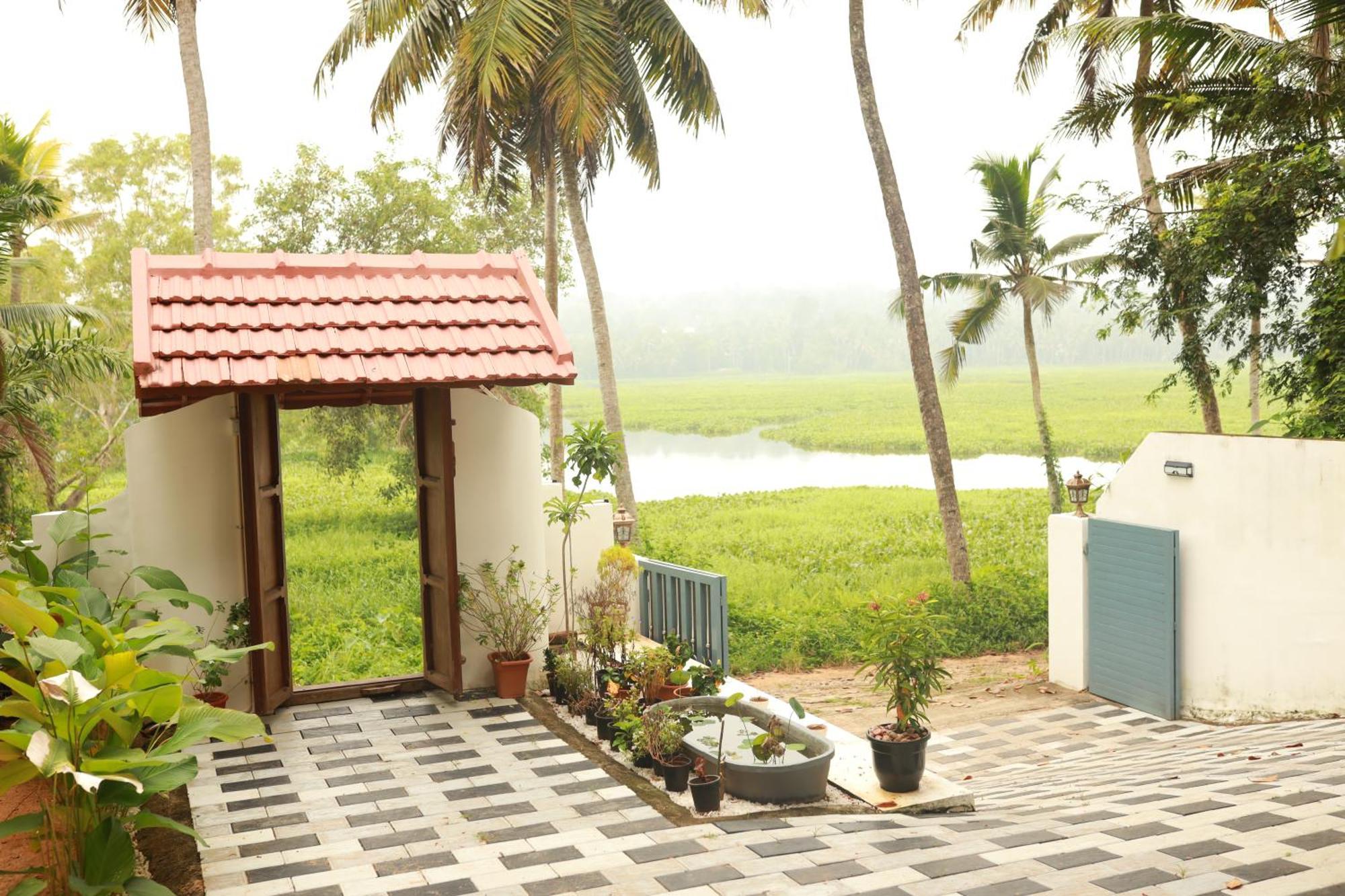 Kovalam Lake View Villa Vellayani Экстерьер фото