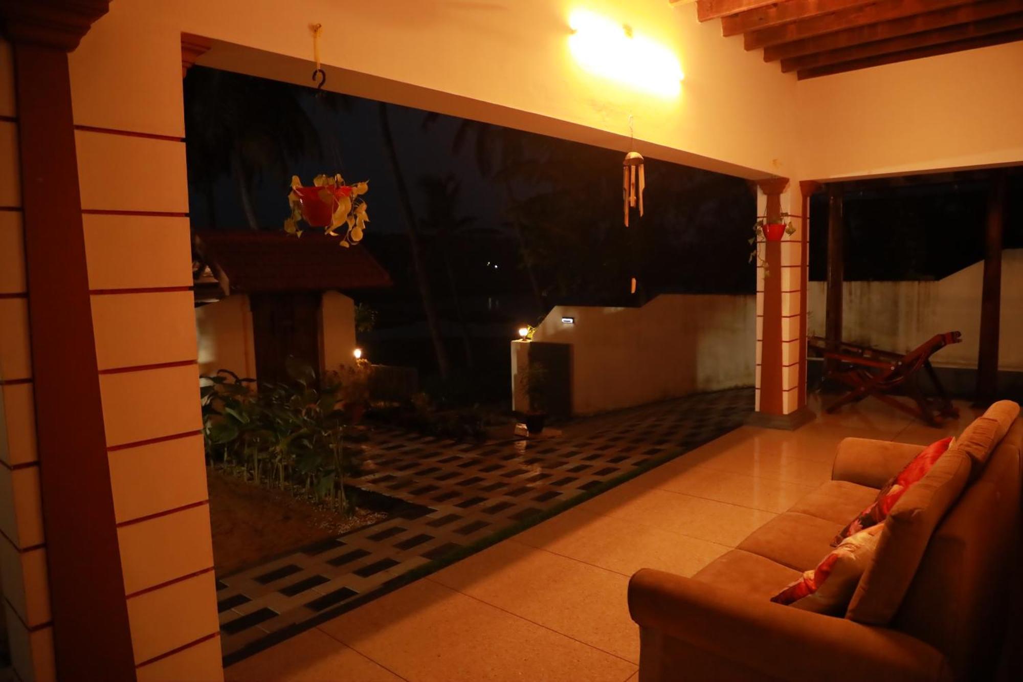 Kovalam Lake View Villa Vellayani Экстерьер фото