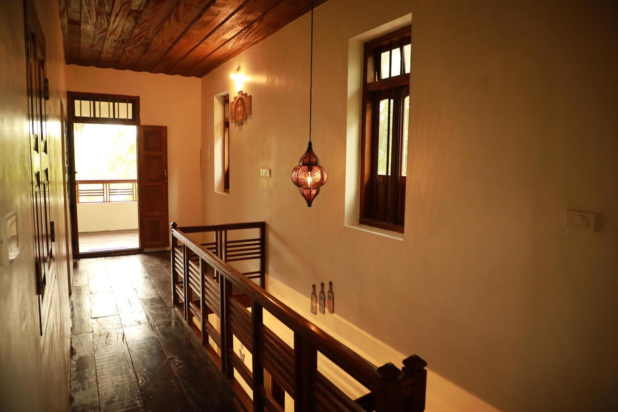 Kovalam Lake View Villa Vellayani Экстерьер фото